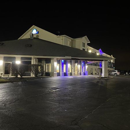 Days Inn By Wyndham Batavia Ohio Exterior photo